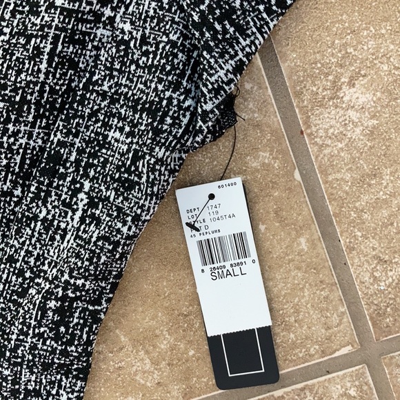 A. Byer career top size small black and grey digital print NWT - Picture 3 of 6